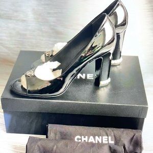 COPY - Chanel Crystal CC Black Patent Leather Pearl heels
